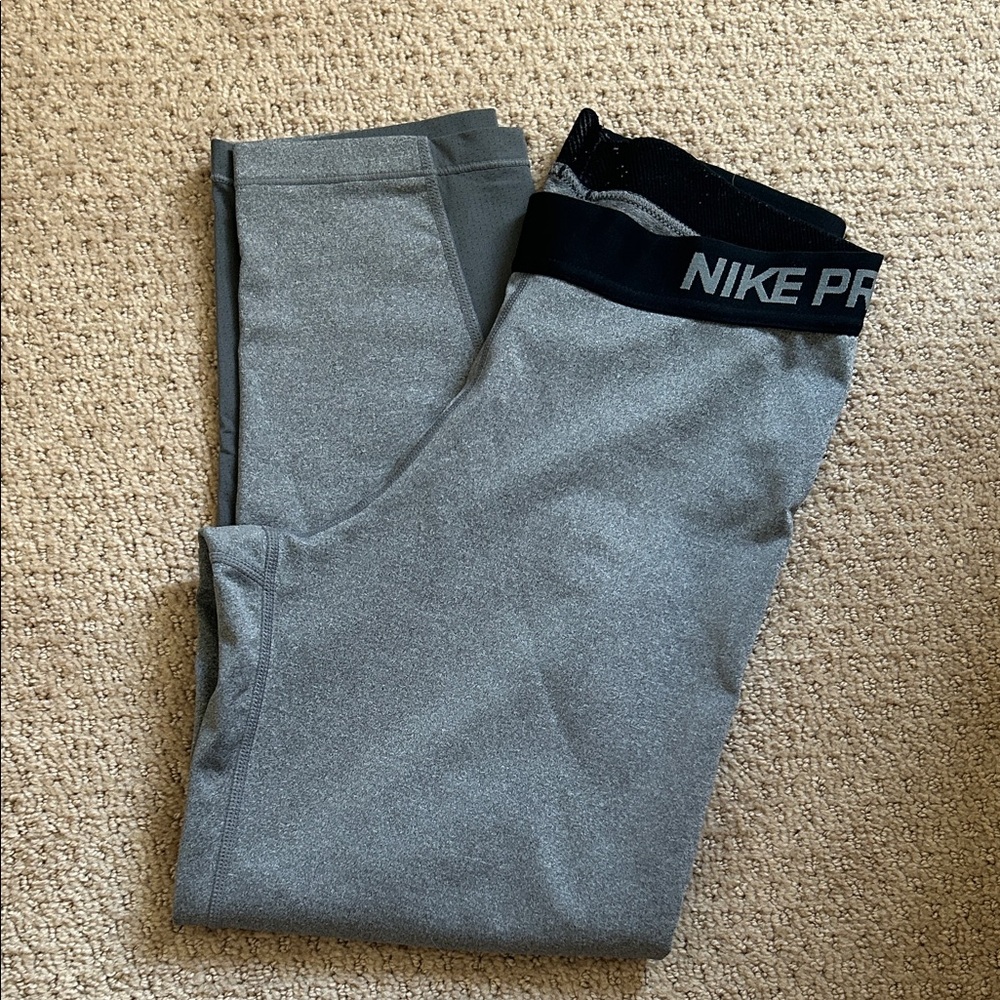 Nike Pro Heather Gray Cropped Leggings
